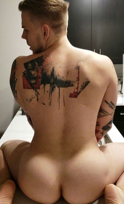 buttaddicktion:  adictoalosculones:      Steve 😲😳😍😈🍑👅🍆💦 CUM FEED YOUR BUTT ADDICKTION