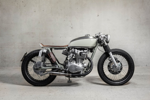 Porn Pics caferacerpasion:  Awesome bike! Honda CB