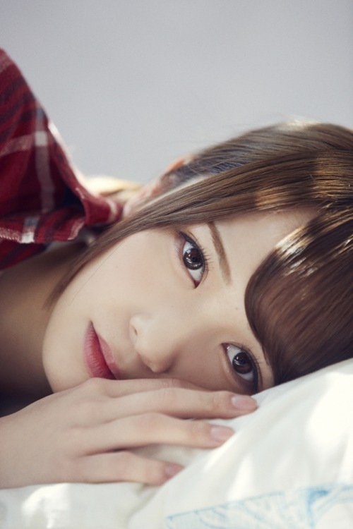 46pic:    Shiho Kato - HUSTLE PRESS  