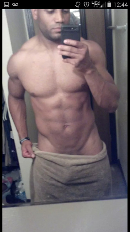 therealhoodfreak:  I know we saw him….but here are a few extras of David!  Hott or not?