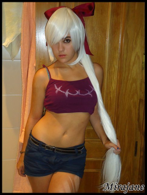 iriscosplay:  Mirajane Young by BeItUkICheck out http://iriscosplay.tumblr.com for more awesome cosplay(Source: tarah-rex.deviantart.com)