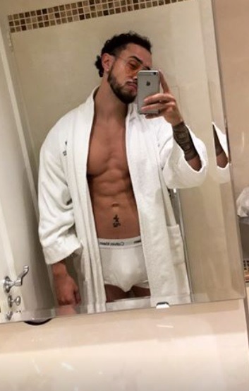 Hot Male Celebs In Underwear