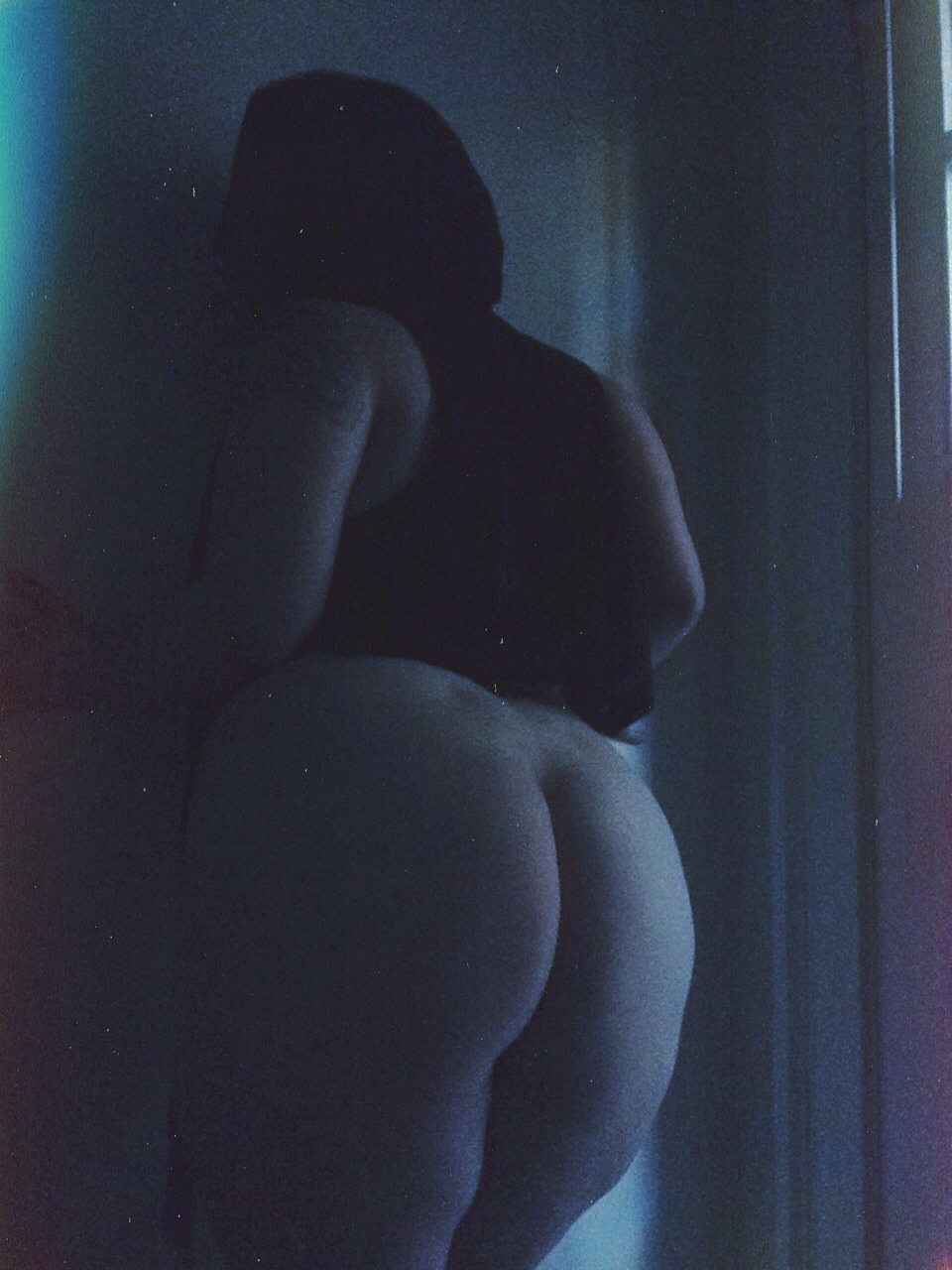 freshiejuice:  Absinthe  Self shot 2014  I’m pretty happy with how this set came