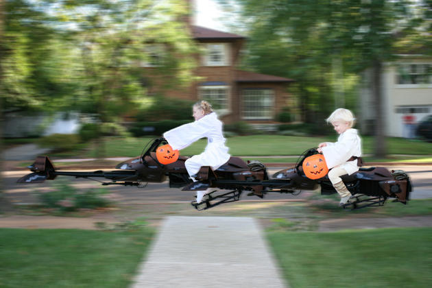 ellendegeneres:  This family knows how to take a good Halloween photo.