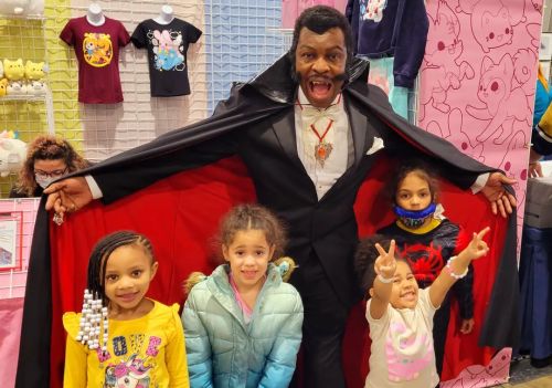 The Kids love Blacula#Blacula #ScreamBlaculaScream #fanexpophiladelphia #fanexpophiladelphia2022 (