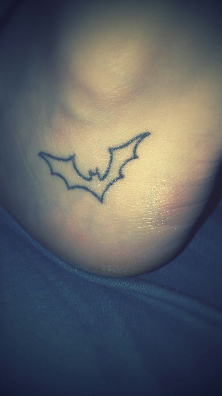 20+ Cool Bat Tattoos and Their Meanings | Bat tattoo, Tattoos with meaning,  Tattoos