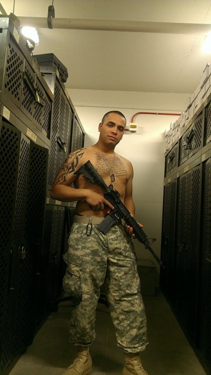 hot4dic2:  mymilitaryboys:  tumblr batch porn pictures