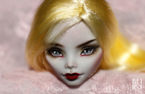 Sale  Monster High OOAK Ghoulia Yelps repaint custom doll HEAD!!