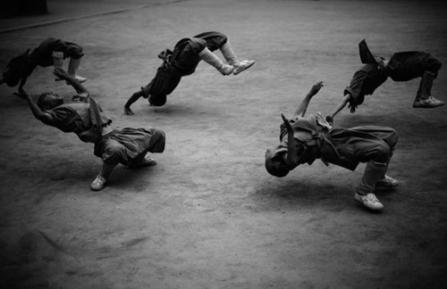 feiyue-shoes-usa:  Shaolin kung fu kids!! They are so amazing!! Wow~