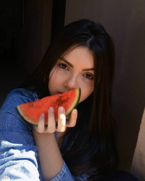 http://streetgrl.tumblr.com/post/160929769452