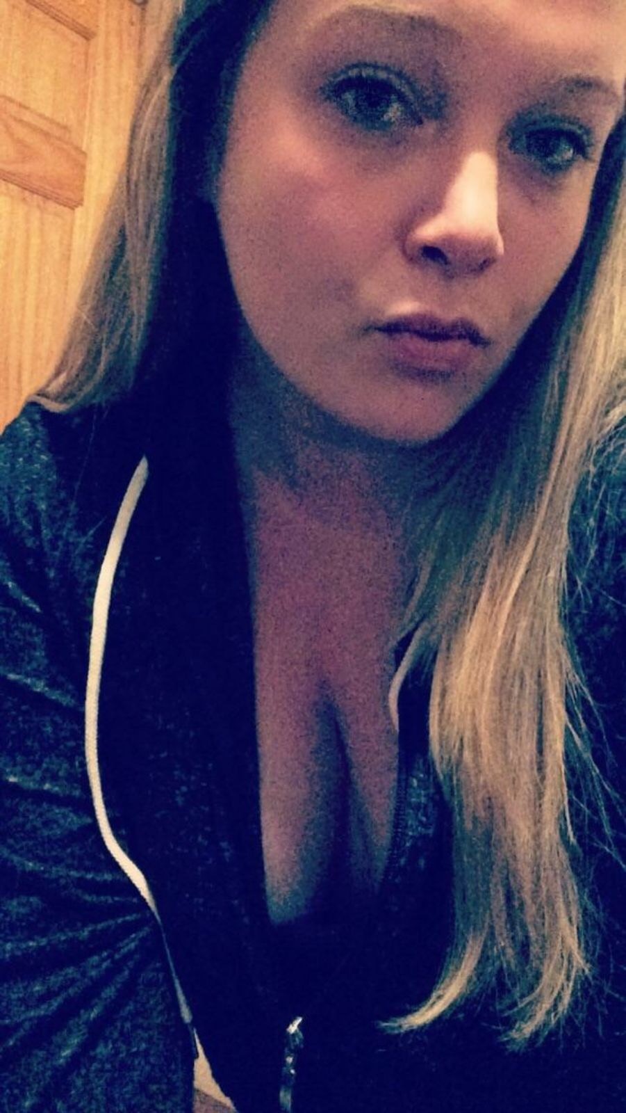 courtneyschilling:  This slut of a girl wanted me to put more up for guys to blackmail