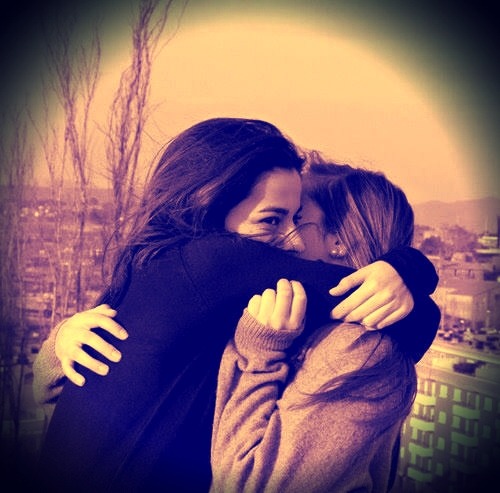 peqena-viajante:  Quando eu me perco é quando eu te encontro. Quando eu me solto,seus olhos me vêem. Quando eu me iludo é quando eu ti esqueço. Quando eu te tenho, eu me sinto tão bem. (Mozao)