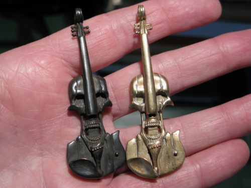 steampunk-and-junk:Stratton Violin