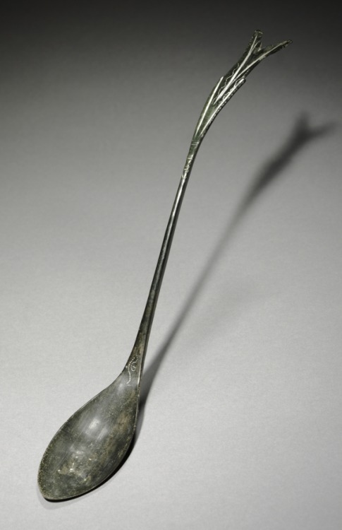 cma-korean-art: Spoon with Fish-Tail Design, 918, Cleveland Museum of Art: Korean ArtSize: Overall: 