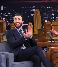 chrisevansisbeautiful:  sallyjwinther:  master-of-duct-tape:  Chris Evans appearance on Fallon Tonight : April 23, 2015  Those socks!!! :swoons: :faints: :dies:  Oh my god