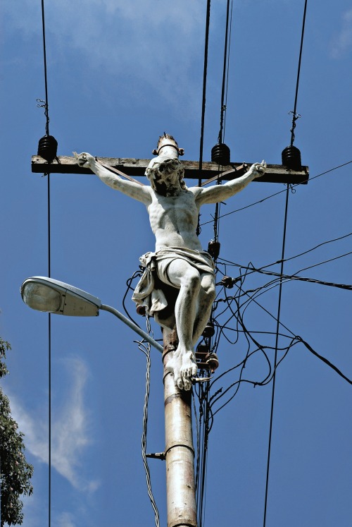 theleoisallinthemind:Erik Ravelo, The Christ of Havana for Colors Magazine