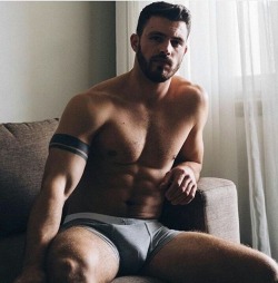 hotmaleunderwear:  hotmaleunderwear.tumblr.com