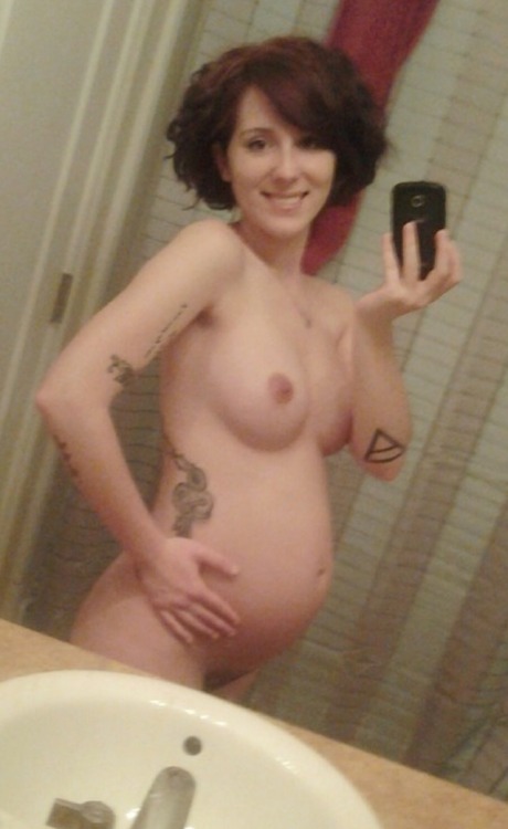 bigboobsamateurpregnant: Big Boobs, Amateur & Pregnant: Submit You Pictures Here: Pregnant wome