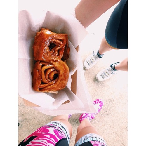 headhnter: Knaus Berry farm #latergram @ximenaphophena #rosebandits #womenscycling #festive500