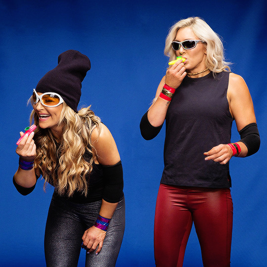 jimdrugfree:   Modern Superstars recreate The Attitude Era: Charlotte &amp; Natalya