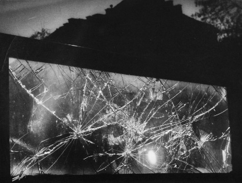 istmos:    ©  Edward Hartwig