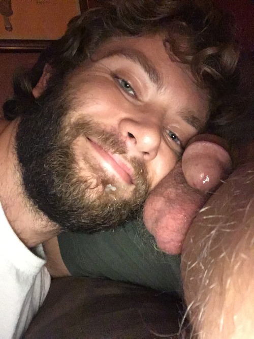 otterfrotter:  Sucking my daddy 