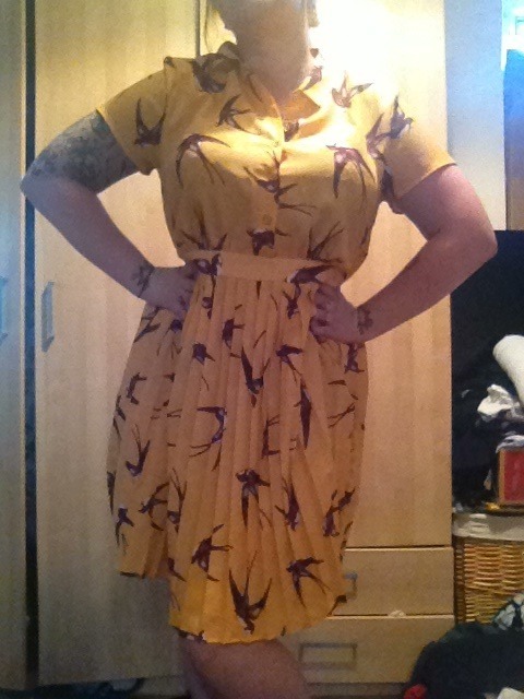polliegraff:  Also, while I’m posing, this is what I’m wearing today. It’s