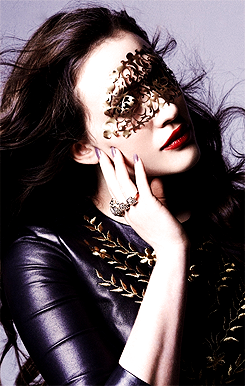 fuckyeahkatdenningsdaily:  Kat Dennings for Zink Magazine   Oh good lord…