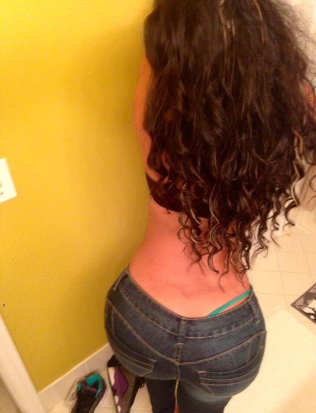 tv424:  I wouldn’t pull out  Nice back n front!Reblog, like, follow&hellip;
