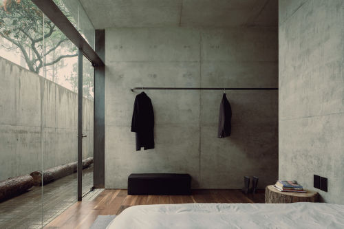 keepingitneutral:    The Hill in Front of the Glen, El Vaquerito, Morelia, Michoacán, Mexico,HW STUDIO Arquitectos,  Interior design: Rogelio Vallejo Bores,  Photography: Cesar Bejar (Rainy Mood Pictures), Dane Alonso (Sunny Mood Pictures)  