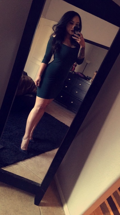 sharpeneddaisy:Hot sexy dress!