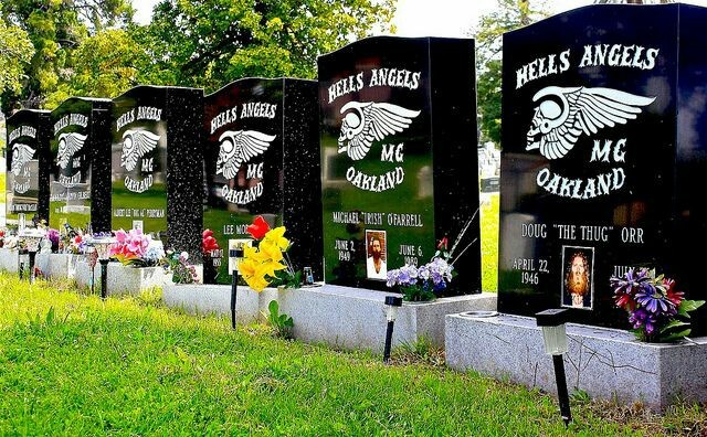 oldschoolgarage:  3rrrocky:  Oakland cemetery  ^respect