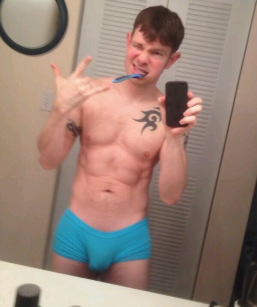 jay-nsfw:  wickedrich77:  gaycomicgeek is fucking sexy!  Had to