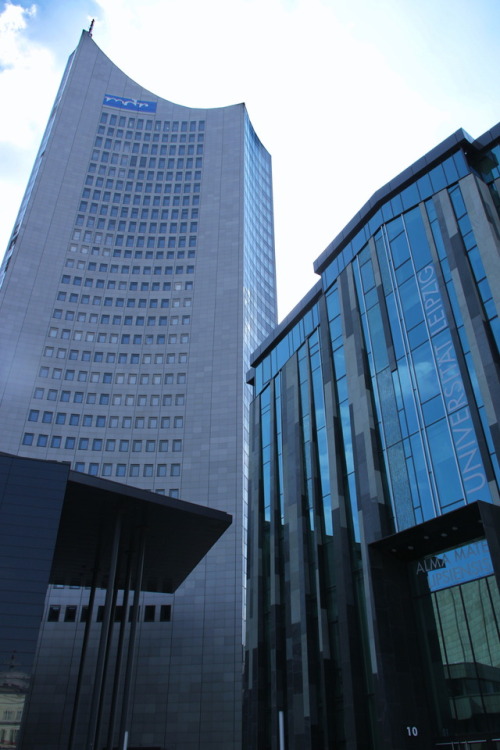 Modern cathedrals. Moderne Kathedralen.City-Hochhaus Leipzig and new university building, Leipzig 20