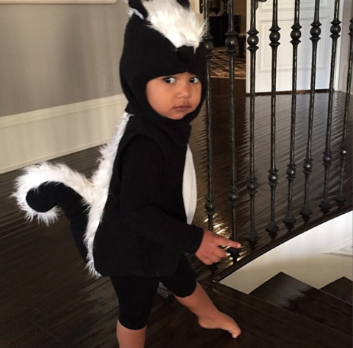 This picture of North West makes it a Happy Halloween. 