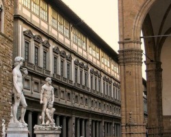 statuestate:  Uffizi Gallery - Italy 