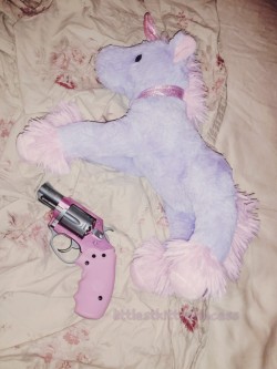 littlestkittyprincess:  The two things I can’t sleep without. 