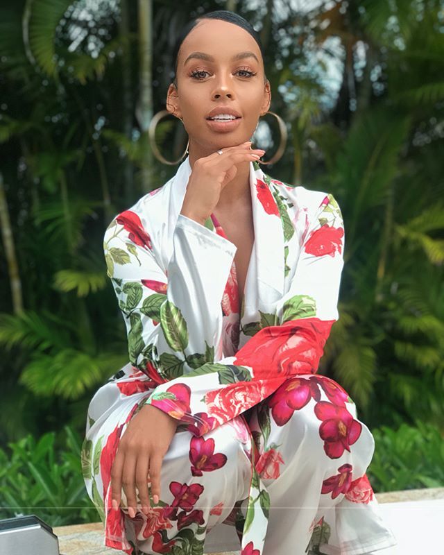 blackfashion2018:  Nakiita Johnson is pure beauty with her flowered gaze
