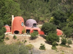 99percentinvisible:  Hillsborough’s Flintstone House On Market, Asks For Ŭ.2M 