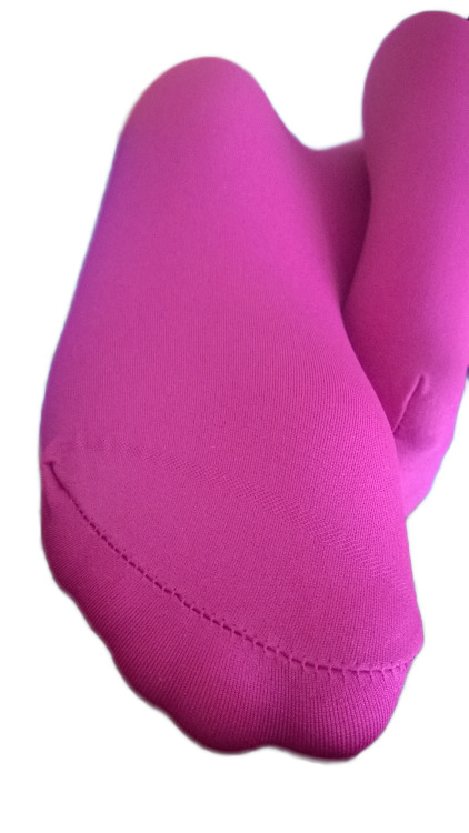 pat1263: fetish88:  Her pink nylon soleLike?Any thoughts?