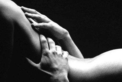 whatyouarecraving:  http://whatyouarecraving.tumblr.comWhen there is no better sound or feeling to fall asleep to…