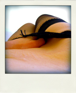 polaroidstyleporn:  Girls who love to play with themselves….as all girls should do every day!!! Follow also my:http://polaroidstyleporn.tumblr.com/ 
