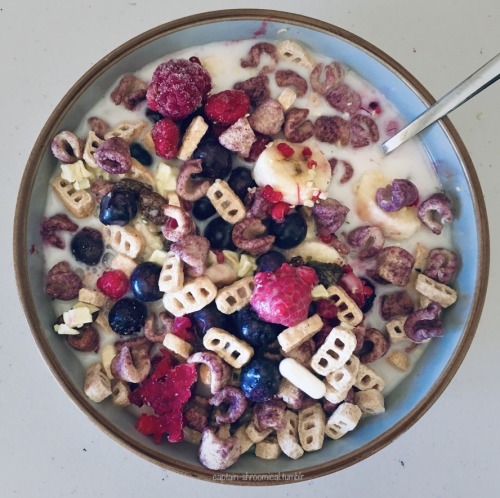 The perfect meal for a power outage will always be cereal and fruit!