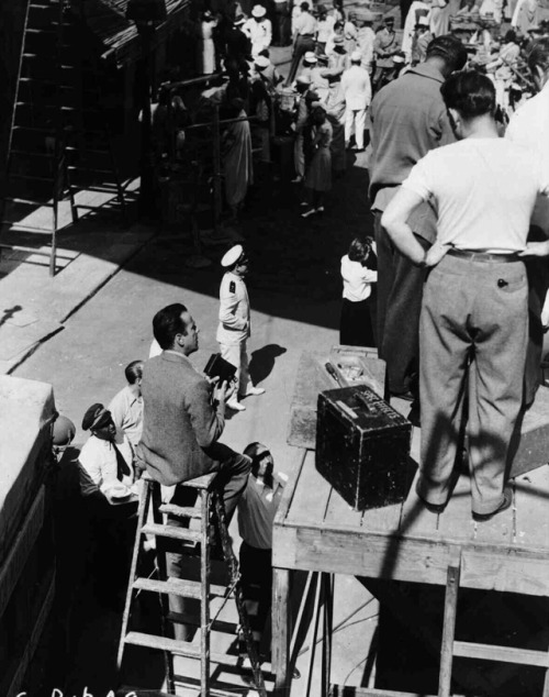 kivrin: vintageeveryday: 58 behind-the-scenes pictures capture the filming of ‘Casablanca&rsqu