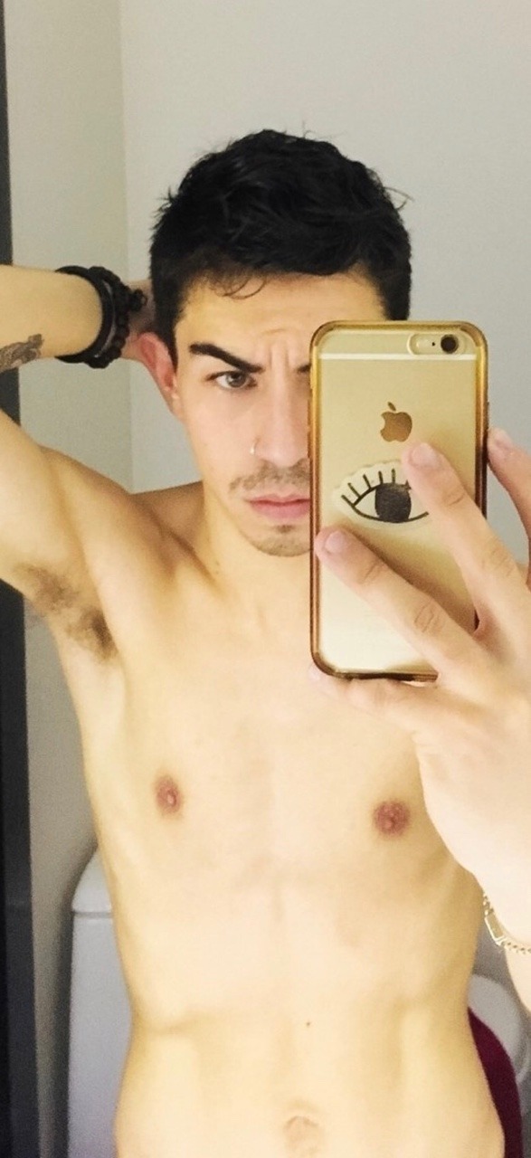 elgoberhardvard:  Gay bottom boy living in Mexico City   Pinche culito rico