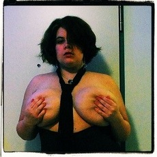 curvygeekgasm85:  Boobs all boobies 44f