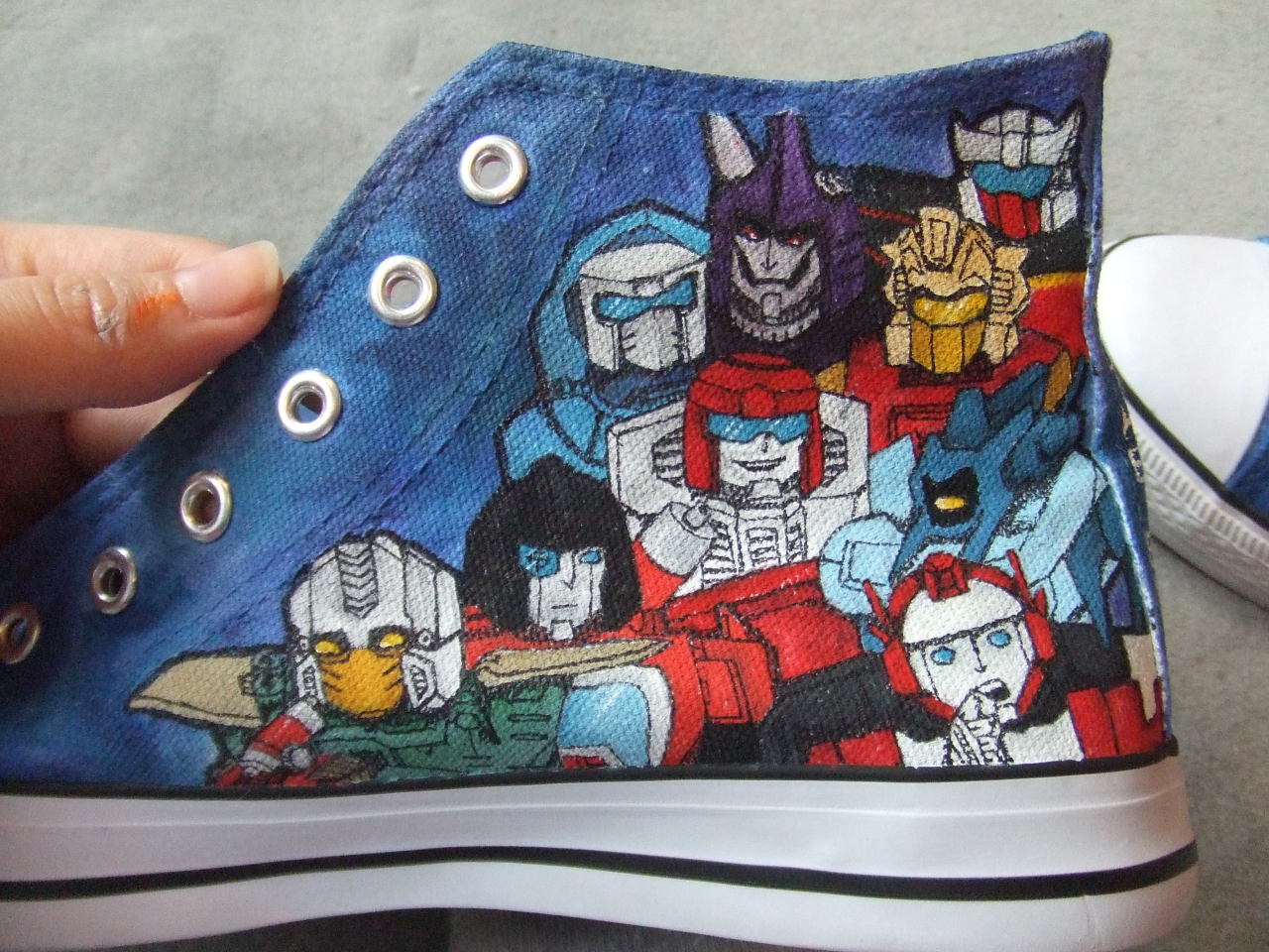 gunthatshootsennui:  rungian:  My new shoes.  &gt; Brainstorm and Black Shadowyay