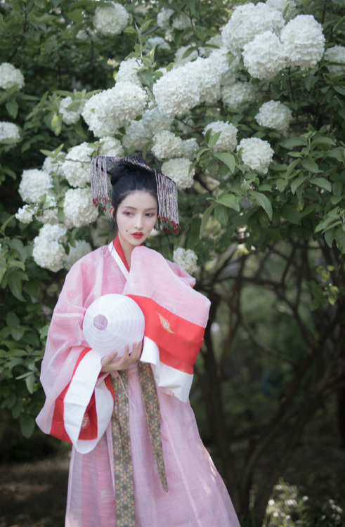 hanfugallery:Traditional Chinese hanfu by 一只叫jua的巨巨