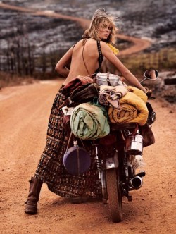 bohemiandiesel:https://bohemiandiesel.com/bohemian-blog/photography/editorial/edie-campbell-by-mikael-jansson-for-vogue-paris/