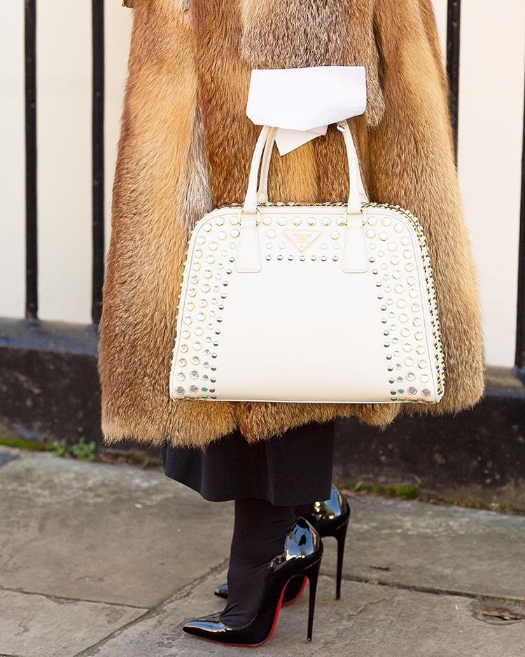 pigalle120:  Can’t go wrong with the Christian Louboutin Hot Chick 130mm! Here’s